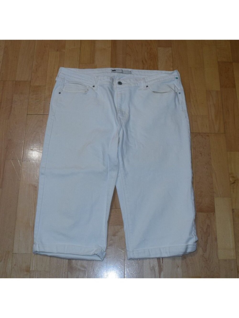 Levi's Women's Sz 16 Off-White Stretchy Capris Jeans